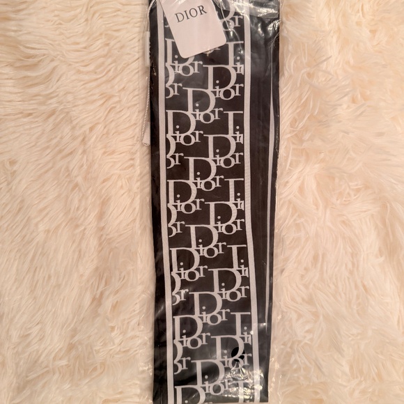 Silk Bandeau scarf - Picture 11 of 14